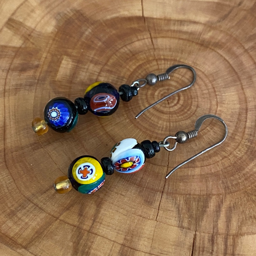 SOLD Incredible set of glass hand created beads with coordinating earrings. - Picture 7 of 8